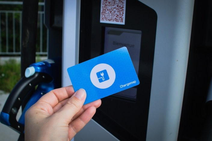 Voiture électrique: quelle carte de recharge choisir? Le grand guide pratique