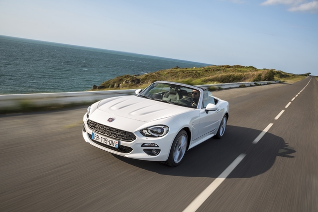 Fiat 124 Spider: elle est élue voiture gay européenne 2017