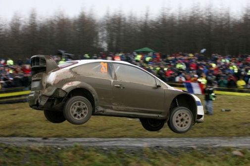 WRC : Mikkelsen prend des leçons de pilotage