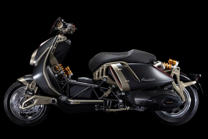 La « Founders Edition » du Roadster 400 rapporte gros à Italjet