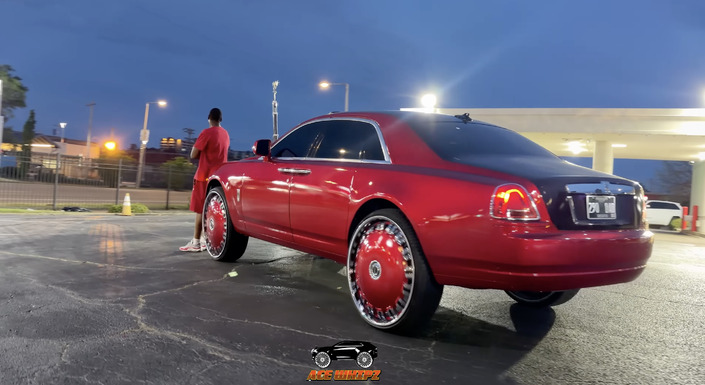 Il met des roues de 30 pouces sur sa Rolls-Royce Ghost