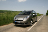 Comparatif Renault Grand Scénic 1.9 dCi 130 ch - Citroën Grand C4 Picasso 2.0 HDi 138 ch : une histoire de domination