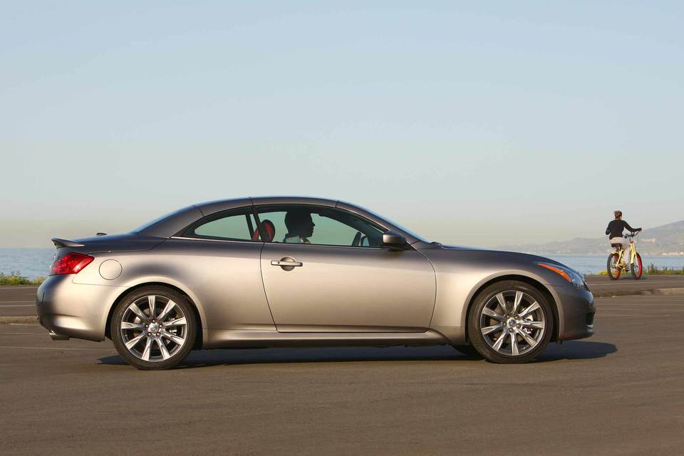Infiniti g37 cabrio