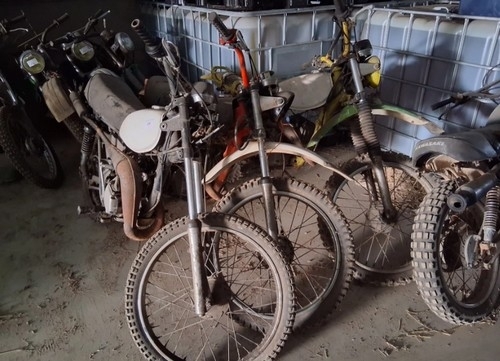 Lot de 8 Kawasaki 125 cm3 K1 (lot n° 26)