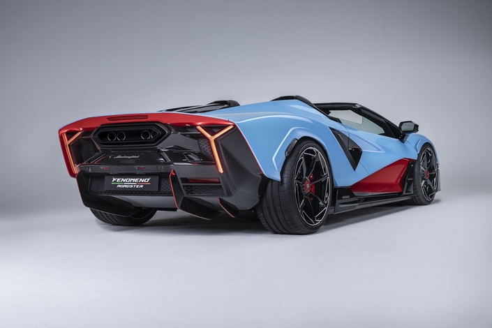 La Fenomeno Roadster sera limitée à 15 exemplaires.