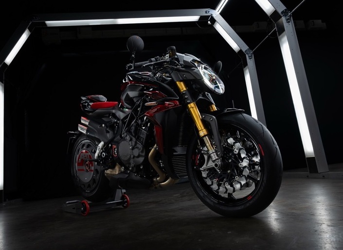130 exemplaires, plus de 200 chevaux, 40 990 euros, les chiffres fous de la MV Agusta Brutale 1000 ABT