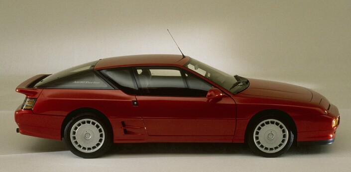 L'Alpine A610 a le même profil que la GTA, et comme elle, se signale par une excellent aérodynamique : Cx de 0.30 et Scx de 0.54. L'avant génère un peu d'appui.