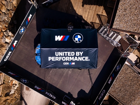 Un XM transformé en scène mobile pour DJ par BMW