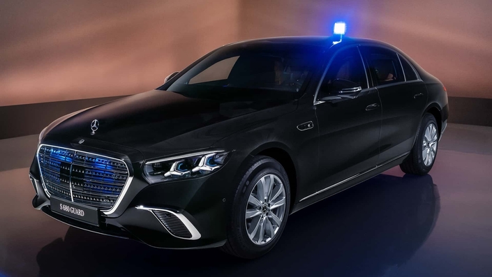 Voici pourquoi il faut être riche et menacé pour avoir un V12 en Mercedes Classe S