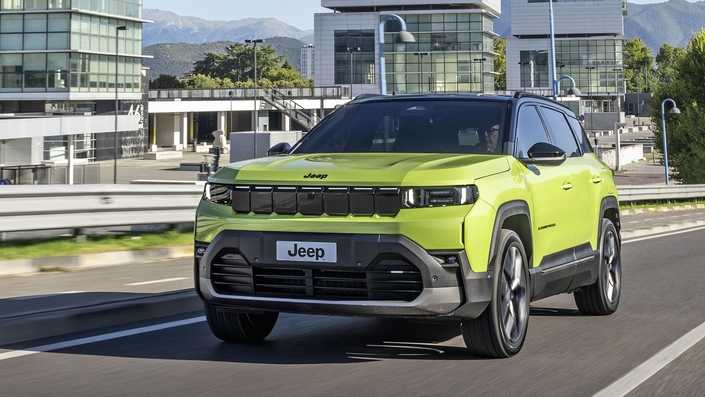 La troisième génération du Jeep Compass change du tout au tout et devient encore plus désirable. Pour tout connaître de ce modèle, voici son guide d’achat.