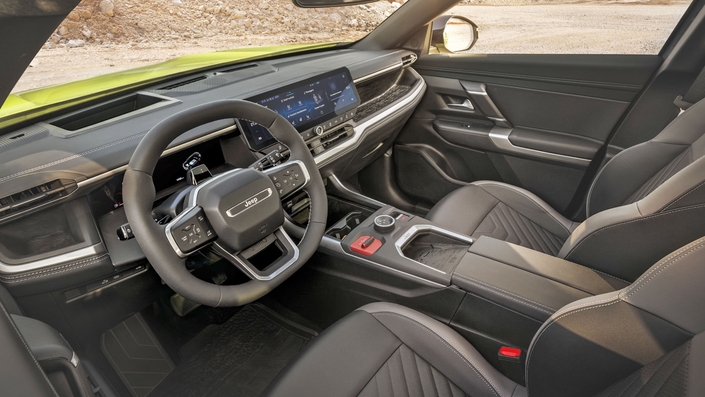 La troisième génération du Jeep Compass change du tout au tout et devient encore plus désirable. Pour tout connaître de ce modèle, voici son guide d’achat.