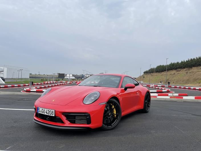 Essai - Porsche 911 GTS (2021) : juste milieu pour un moteur arrière