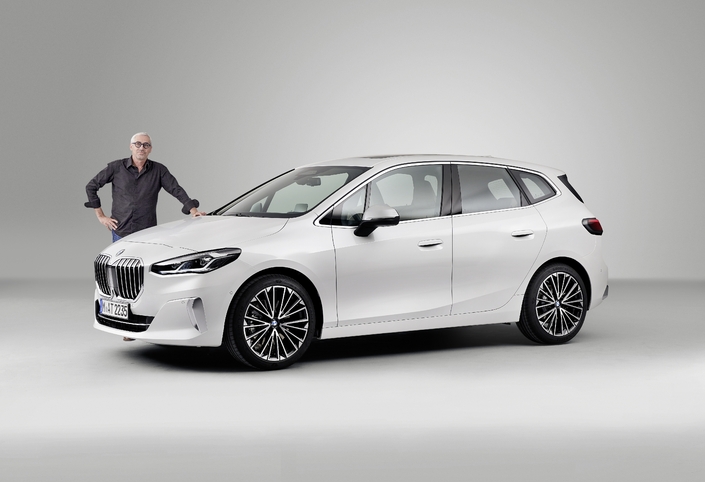 Comme toutes les BMW modernes, le nouveau Active Tourer rentre dans le rang et adopte les haricots XXL.