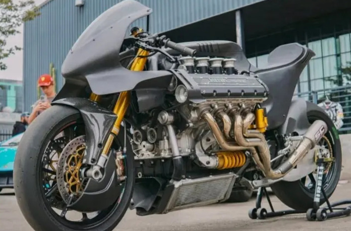Le Monstre à deux roues a trouvé preneur : La HF355 à moteur V8 Ferrari vendue pour 500 000 $ !