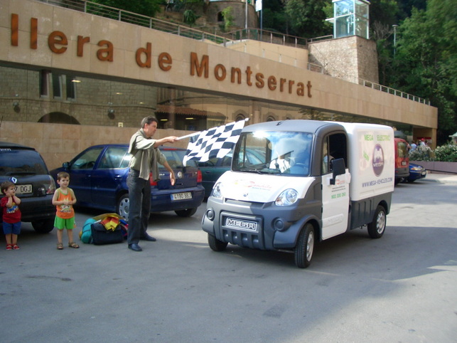 Rosa Mari Palacios et Jaume Bayà : un pèlerinage de 1 100 km en Mega electric Multitruck
