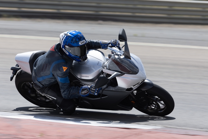 Norton Manx R : l’exclusivité technologique au service des sensations
