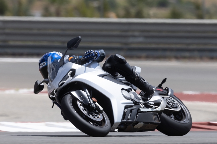 Norton Manx R : l’exclusivité technologique au service des sensations