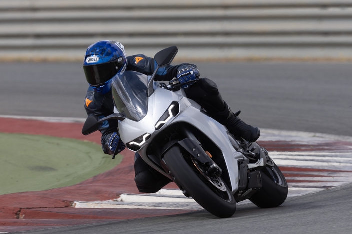 Norton Manx R : l’exclusivité technologique au service des sensations