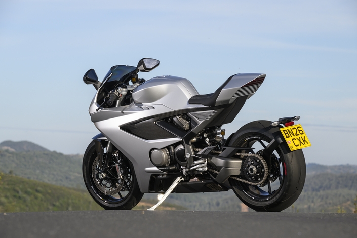 Norton Manx R : l’exclusivité technologique au service des sensations