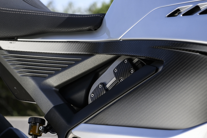 Norton Manx R : l’exclusivité technologique au service des sensations