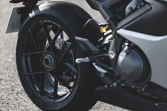 Norton Manx R : l’exclusivité technologique au service des sensations