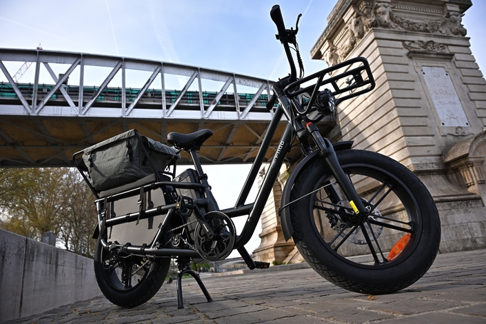 Et ce vélo-cargo fatbike, légal, qui permet d’amener les enfants à l’école plutôt qu’avec le Modus DCI qui n’a plus son CT, on l’interdit aussi ?