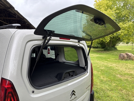 Le Berlingo a été l'un des premiers à proposer une lunette arrière ouvrante.