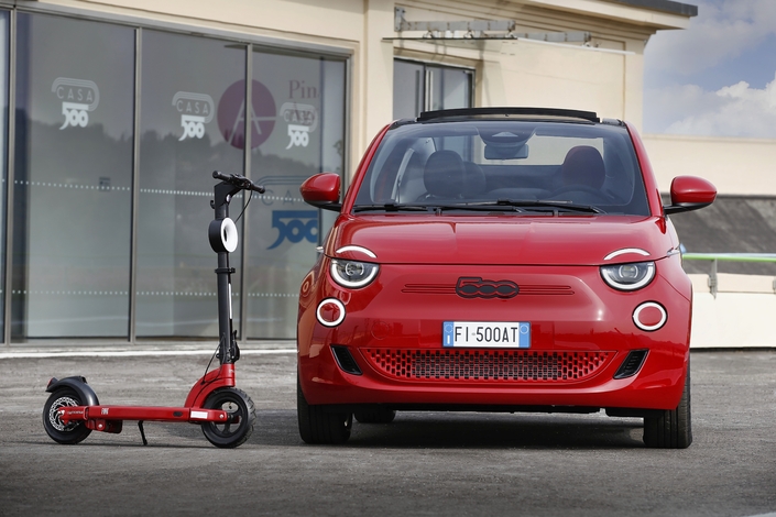 Fiat lance une série spéciale 500 "RED"