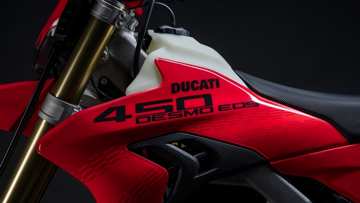 Ducati se lance dans l’enduro avec une moto off-road homologuée route