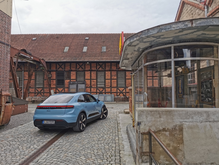 Le beau, c’est subjectif, nous dit QuentinDu57. Il n’a pas tort. Et vous ? Vous en pensez quoi du dernier Porsche Macan ?