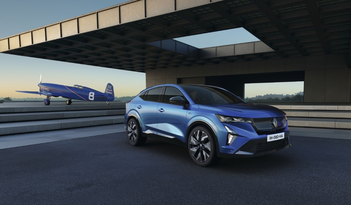 L’envol du losange : Renault fait revivre ses « Flèches Bleues » ce week-end à La Ferté-Alais