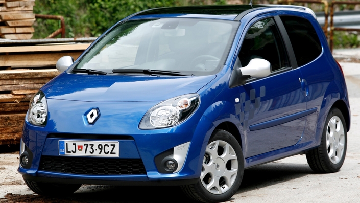 Lancée en 2007, la Renault Twingo II se pare d'une version plus performante que jamais, la GT, inimaginable en 1993 quand la toute première Twingo est apparue.