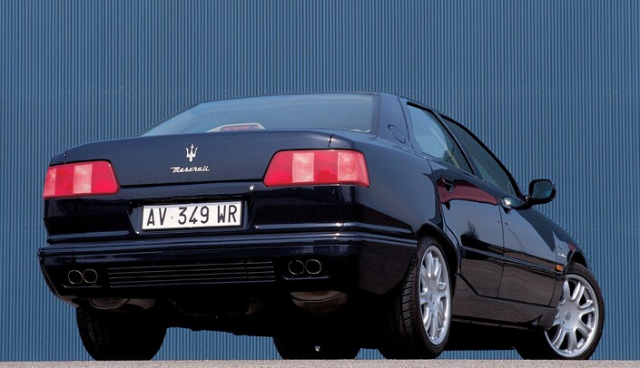 A l'arrière, la Maserati Quattroporte Evoluzione n'évolue pour ainsi dire pas. Ah si, le logo change.