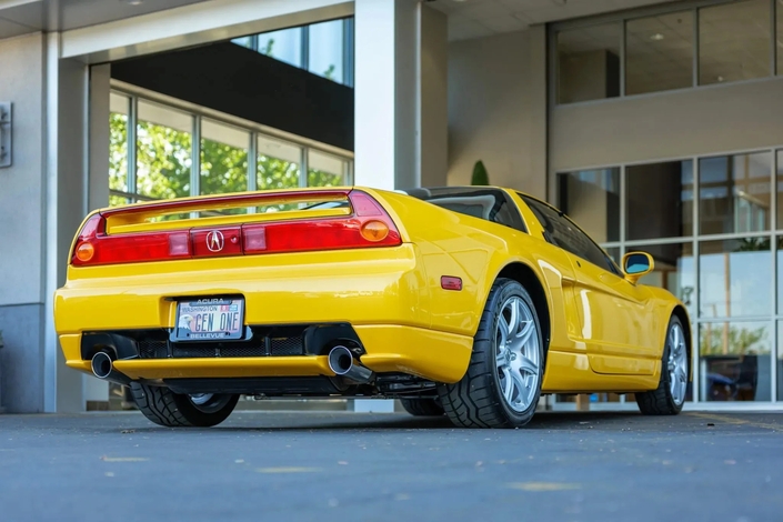 Il place par accident une enchère à 340 000 euros sur une NSX