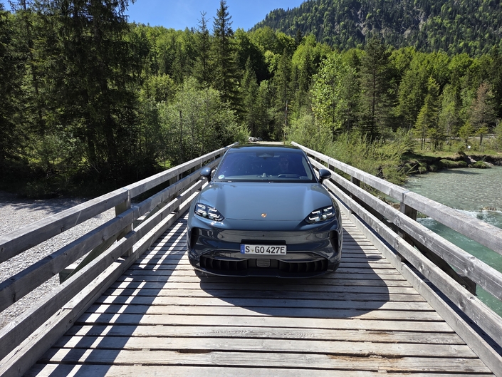 Avec son nouveau Cayenne Coupé, Porsche parvient-il à concilier sportivité avec électricité ?