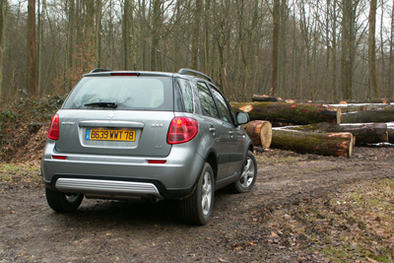 Essai - Suzuki SX4: le crossover des jeunes familles ?