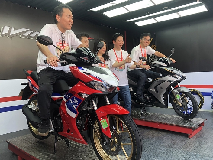Vietnam, la capitulation : Honda fait plier Hanoï, le moteur à essence tue la ZFE – 80 % de parts de marché, zéro remords !