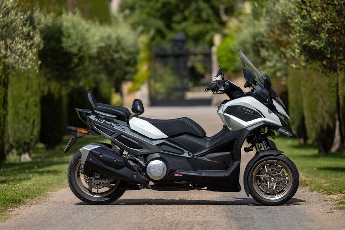 Kymco CV3 575 (2026) : un trois-roues peu raisonnable !