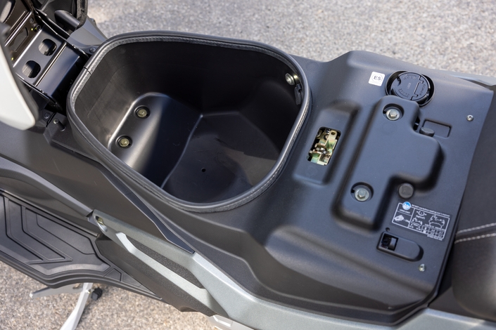 Kymco CV3 575 (2026) : un trois-roues peu raisonnable !