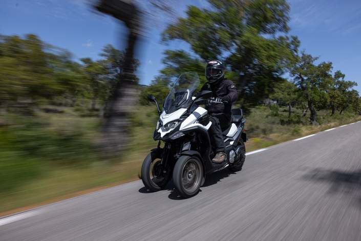 Kymco CV3 575 (2026) : un trois-roues peu raisonnable !