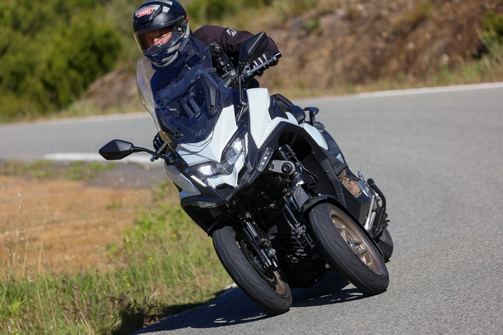 Kymco CV3 575 (2026) : un trois-roues peu raisonnable !