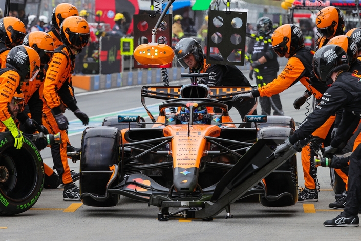 Le point commun entre la McLaren d’Oscar Piastri en 2026 et les autos de Bruce Mc Laren à la fin des années 60 ? La couleur orange. Photo : MaxPPP.