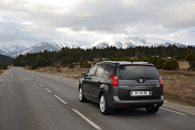 Nouveau Peugeot 5008 : bouche cousue (50 photos HD)