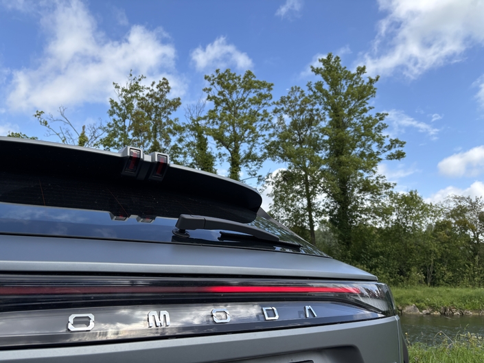Omoda 9 : un SUV hybride rechargeable 30 % moins cher qu’un Mercedes équivalent…