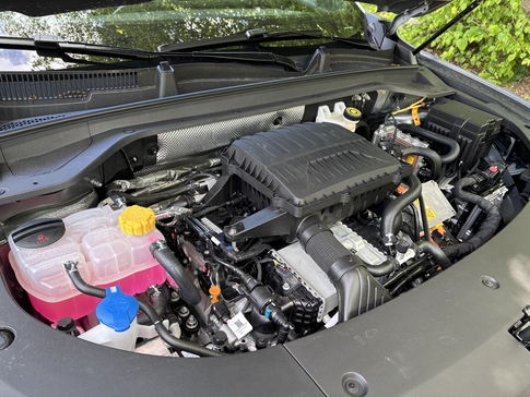 Omoda 9 : un SUV hybride rechargeable 30 % moins cher qu’un Mercedes équivalent…
