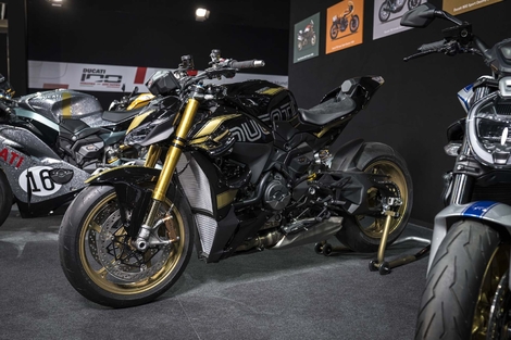 La Streetfighter V4 S 100 (inspirée de la Ducati 900 Sport Desmo Darmah de 1979)