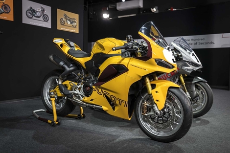 La Panigale V2 S 100 (inspirée de la 750 Super Sport Desmo de 1975)