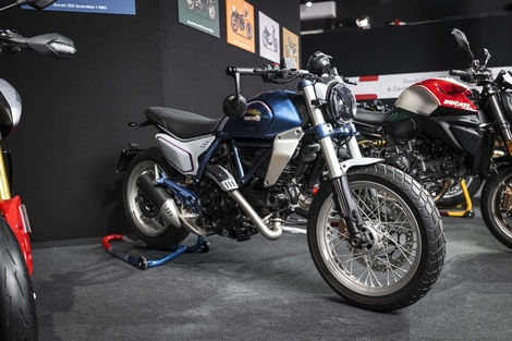 La Scrambler 100 (inspirée de la 250 Scrambler de 1962)