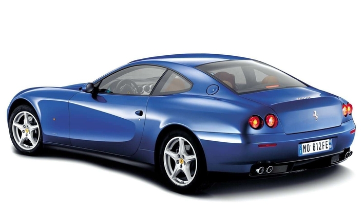 C'est la partie la plus contestée de la Ferrari 612, cet arrière lourd et au traité un peu simpliste...