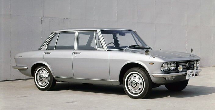 Dès 1967, la Mazda Luce a droit à une version rapide dite SS (160 km/h). Elle sera importée en France.